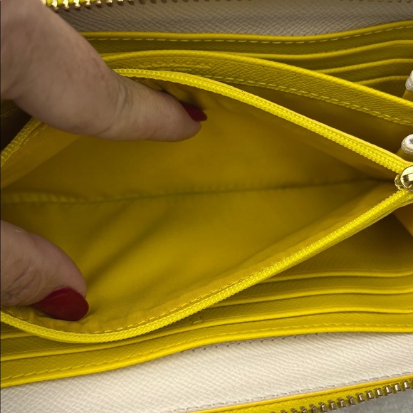 Coach Vibrant Yellow and Cream Leather Wallet - Picture 8 of 12